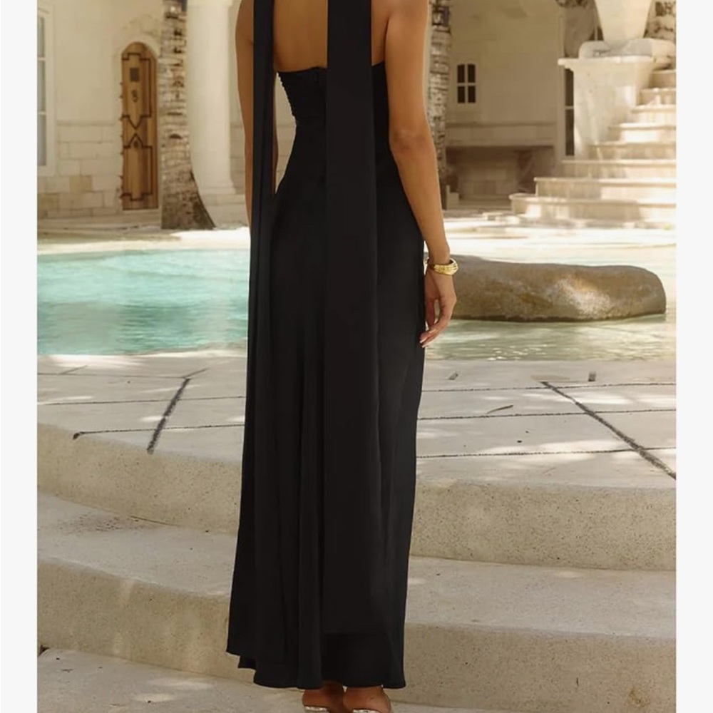 Elegant Black Strapless Maxi Dress with black neck scarf - Picture 3 of 6